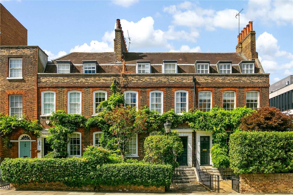 Main image of property: Parkshot, Richmond, TW9
