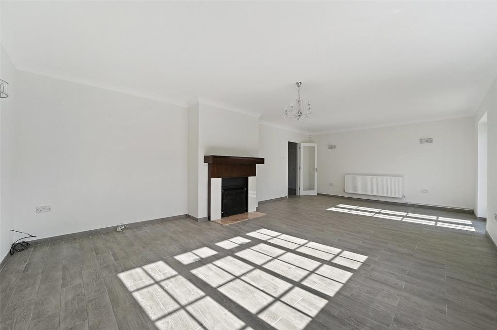 5 bedroom detached house for sale in The Mount, Tollesbury, Maldon