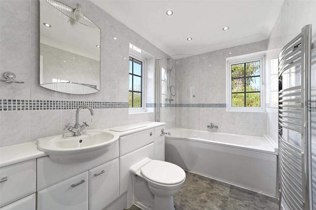 5 bedroom detached house for sale in The Mount, Tollesbury, Maldon