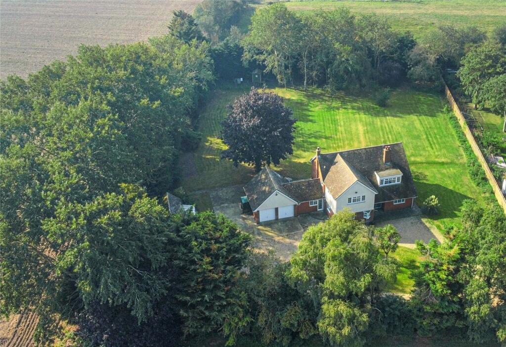 5 bedroom detached house for sale in The Mount, Tollesbury, Maldon