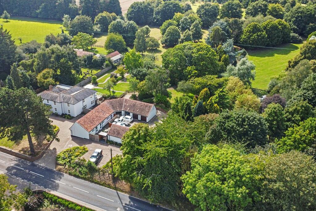 5 bedroom detached house for sale in Poole Street, Great Yeldham, Essex