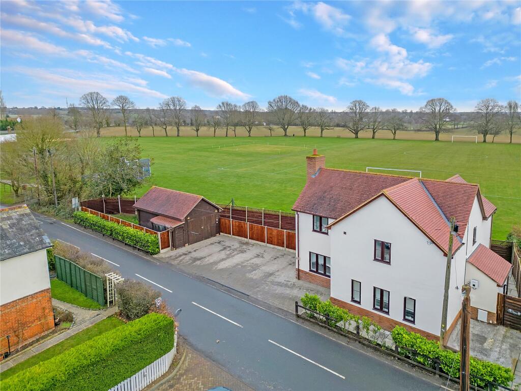 4 bedroom detached house for sale in Church End, Shalford, Braintree