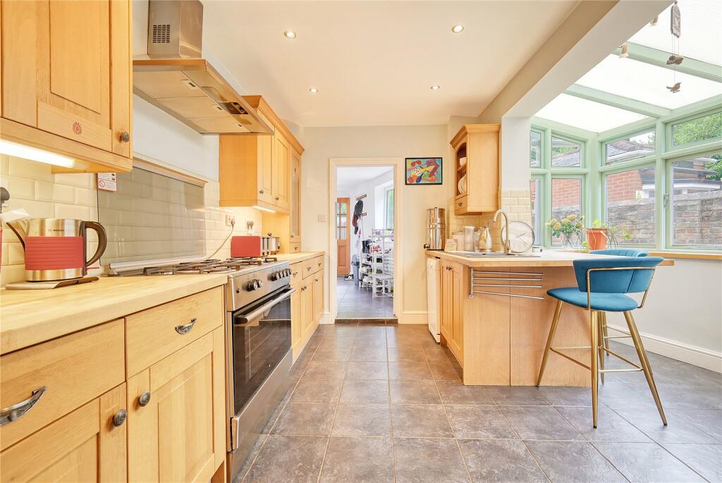 Additional property image - New London Road, Chelmsford, Essex, CM2