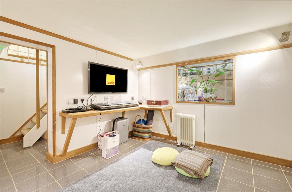 Additional property image - New London Road, Chelmsford, Essex, CM2