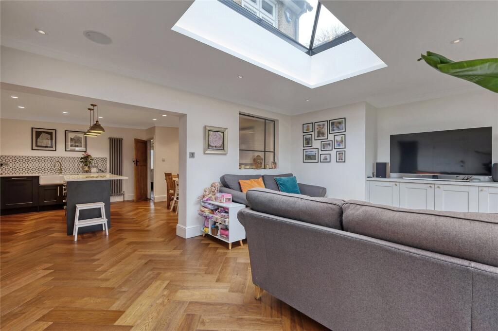 Additional property image - Widford Grove, Chelmsford, Essex, CM2