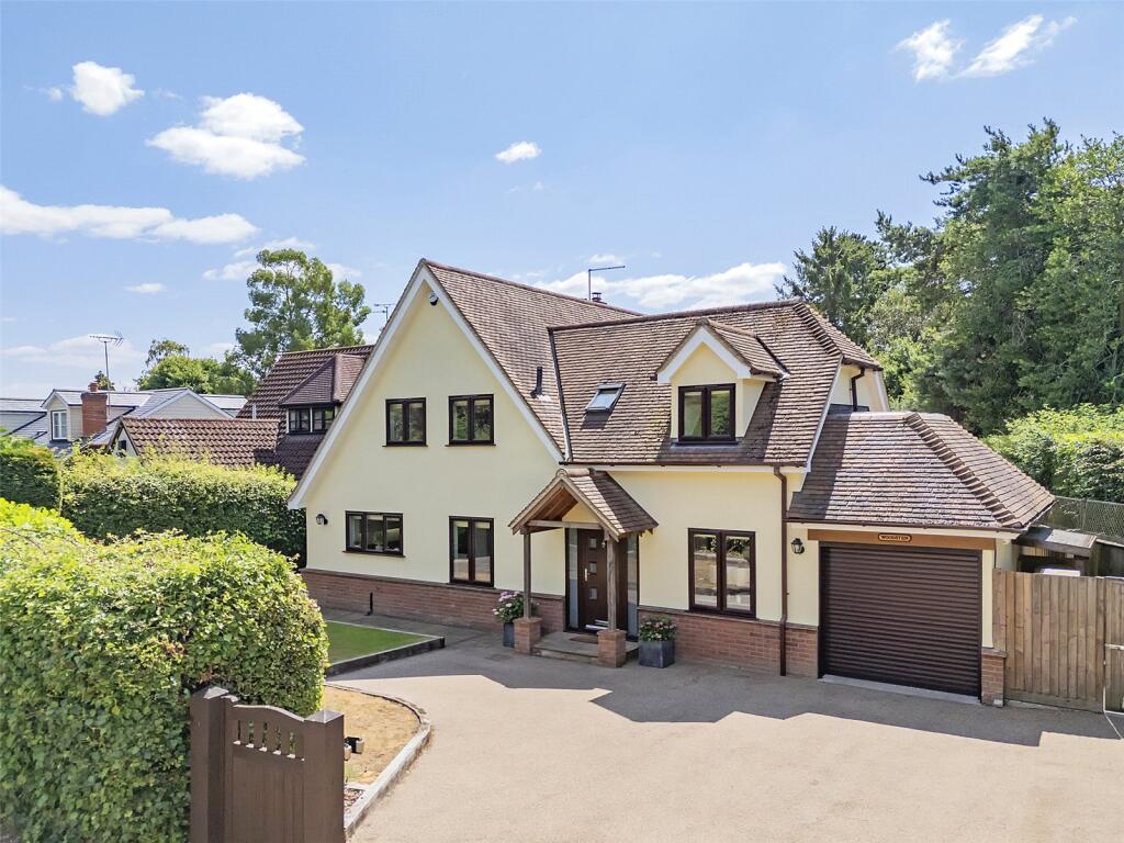 Main image of property: Margaretting Road, Galleywood, Chelmsford, Essex, CM2