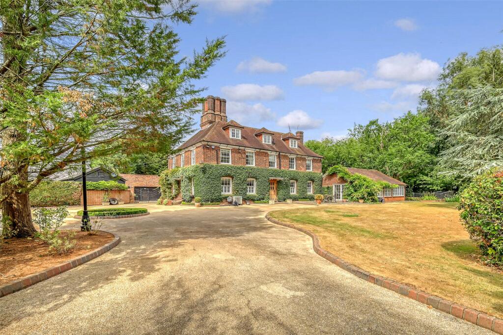 Main image of property: Ongar Road, Kelvedon Hatch, Brentwood, Essex, CM15