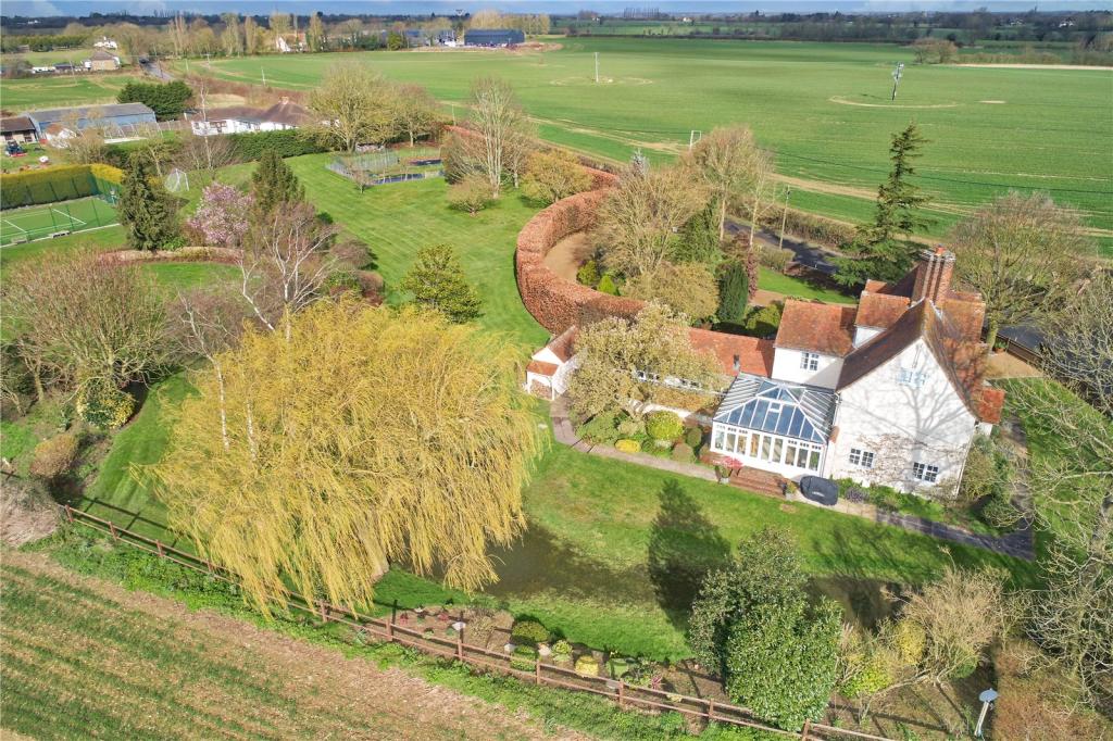 5 bedroom detached house for sale in Magdalen Laver, Ongar, Essex, CM5