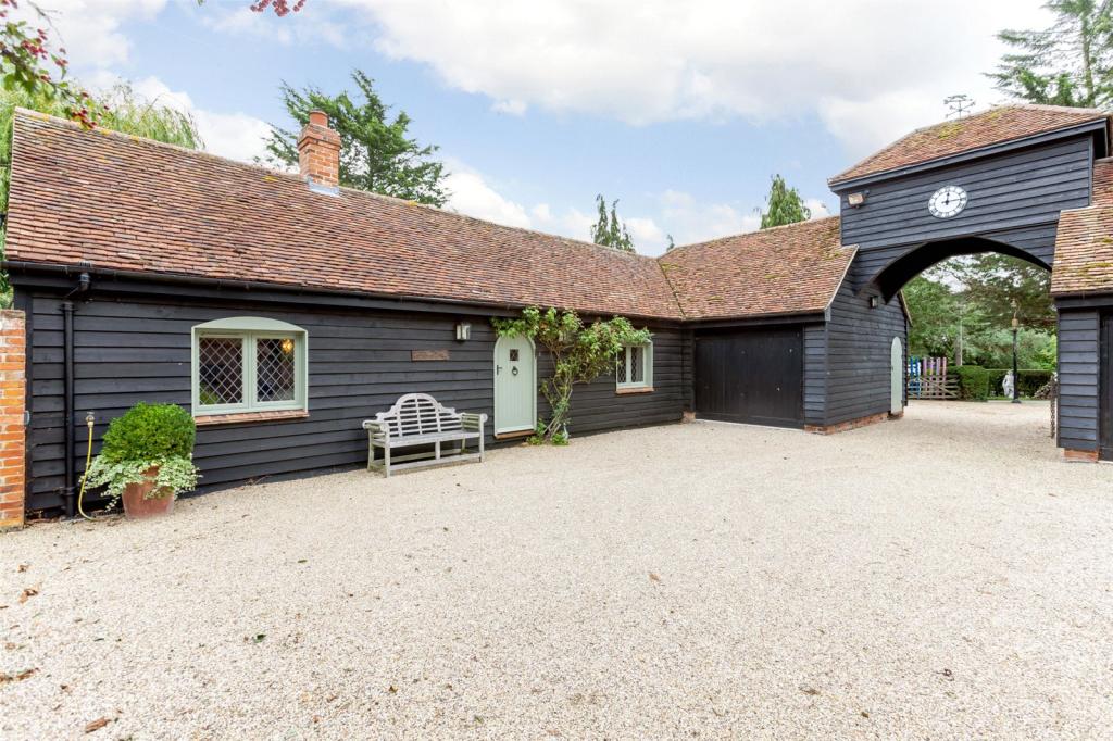 Equestrian facility for sale in Birds Green, Willingale, Ongar, Essex, CM5