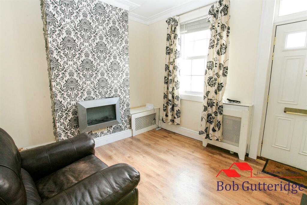 2 bedroom terraced house for sale in Cemetery Road, Knutton, Newcastle, ST5