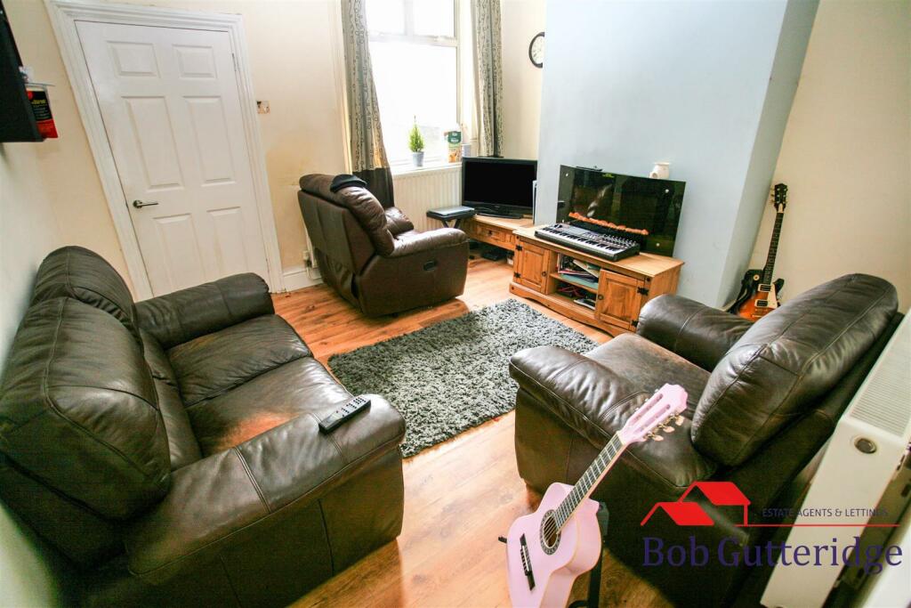 2 bedroom terraced house for sale in Cemetery Road, Knutton, Newcastle, ST5