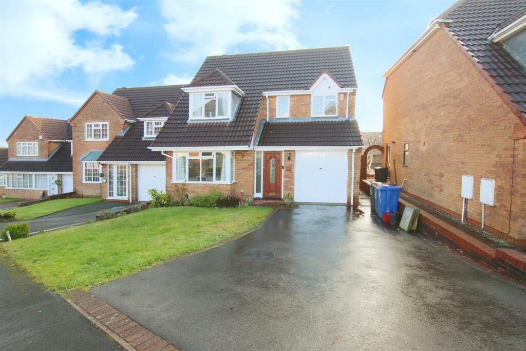 4 bedroom detached house for sale in Willotts Hill Road, Waterhayes