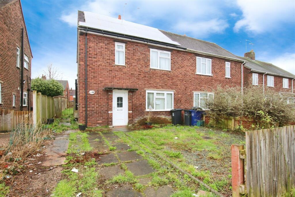 3 bedroom semidetached house for sale in John Offley Road, Madeley, Nr