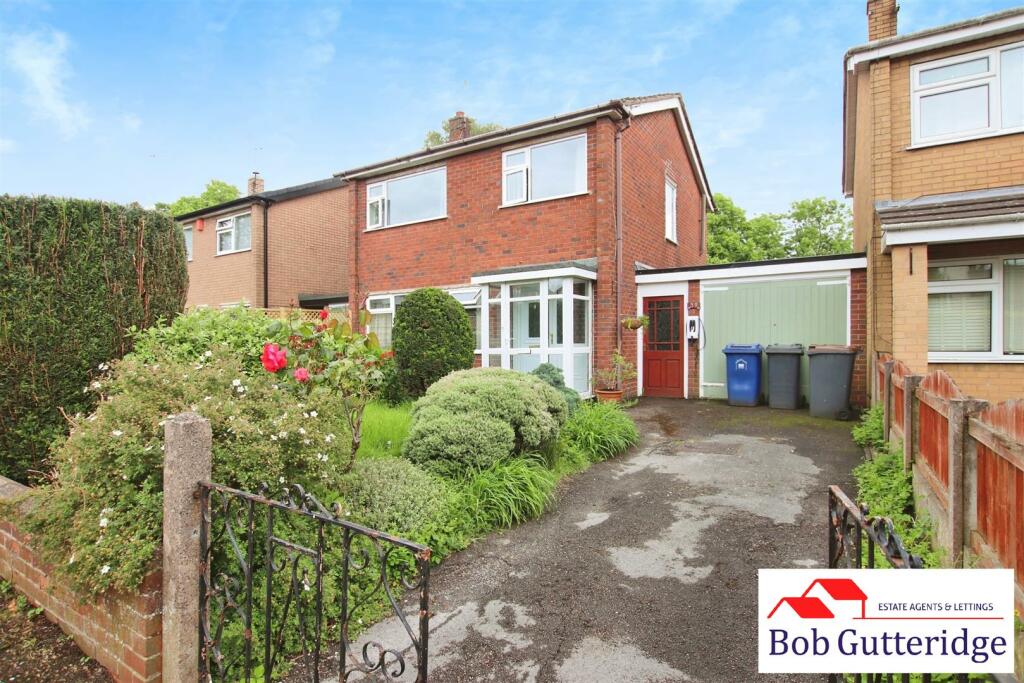 3 bedroom detached house for sale in Watlands Avenue, Wolstanton
