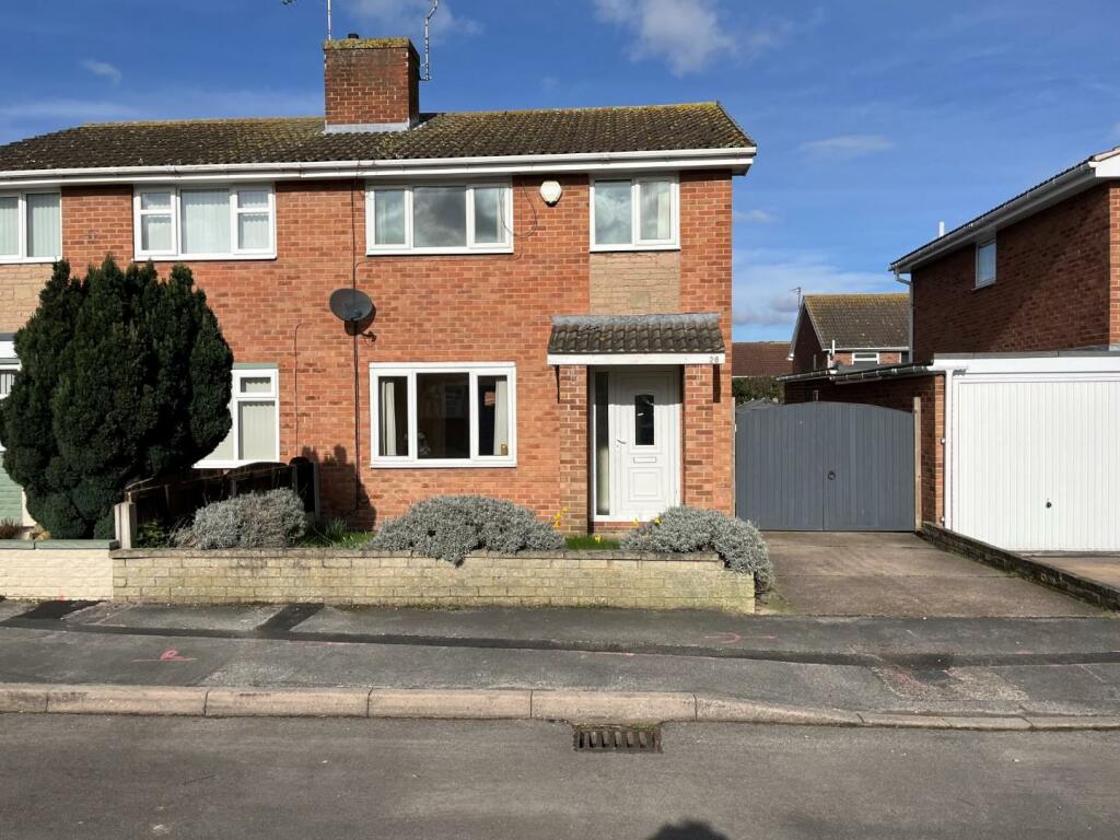 3 bedroom semidetached house for sale in Glen Eagles Way, Retford
