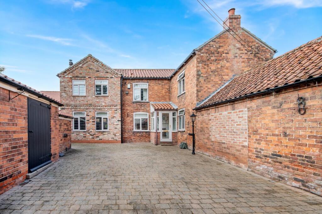 Main image of property: Bawtry Road, Everton DN10 5BP