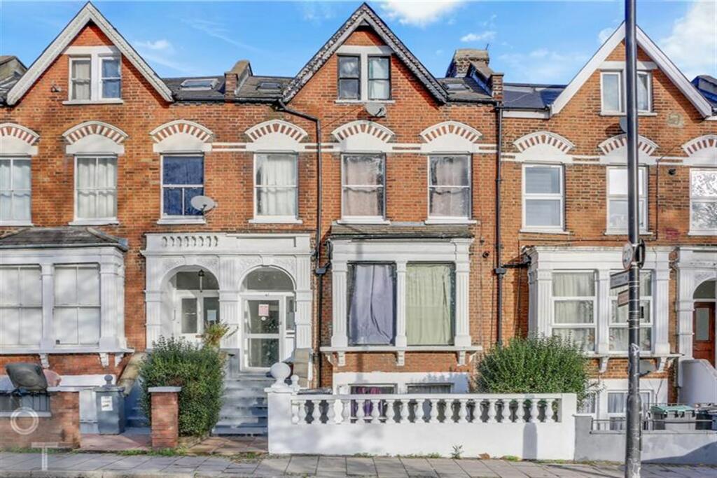 6 bedroom terraced house for sale in Endymion Road, Finsbury Park N4