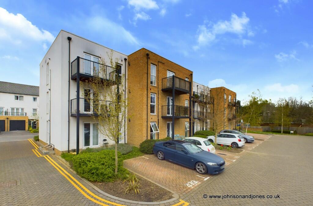 1 bedroom apartment for sale in Melrose Apartments, Addlestone, Surrey, KT15