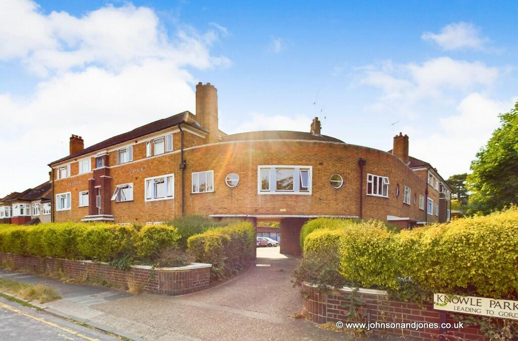 1 bedroom maisonette for sale in Kingston Road, Staines, Surrey, TW18