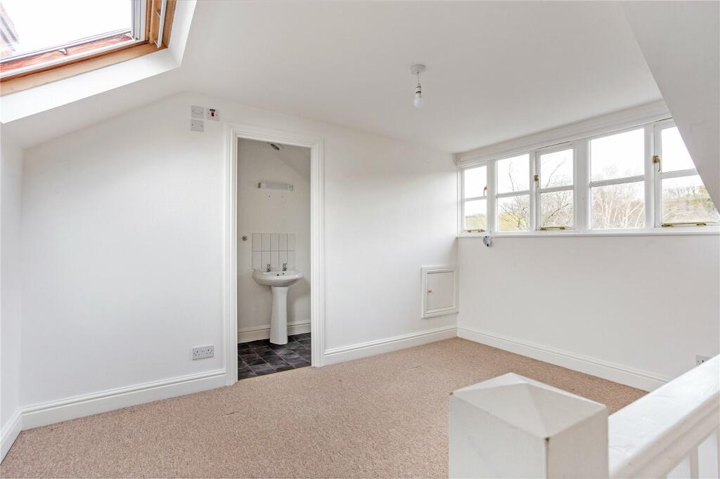 3 bedroom end of terrace house for sale in Hemington, Radstock