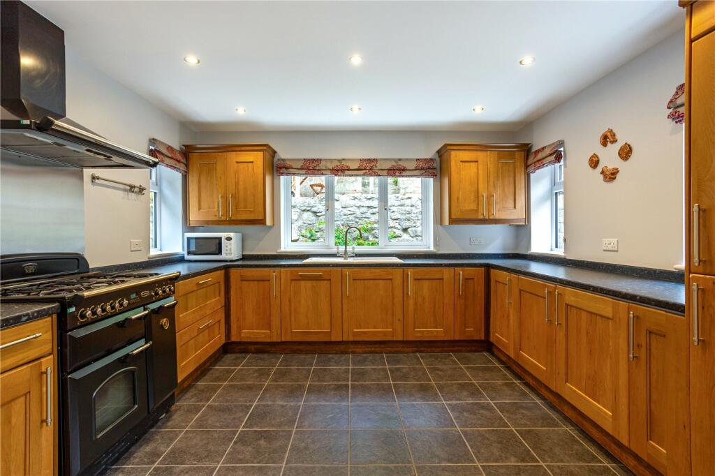 Additional property image - Sunnybank, Bath, Somerset, BA2