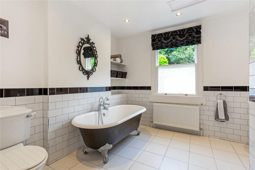 Additional property image - Sunnybank, Bath, Somerset, BA2