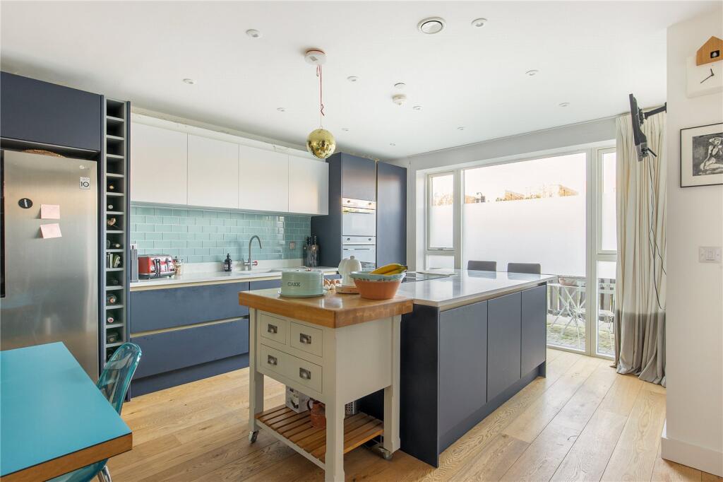 Additional property image - Clay Farm Drive, Trumpington, Cambridge, Cambridgeshire, CB2