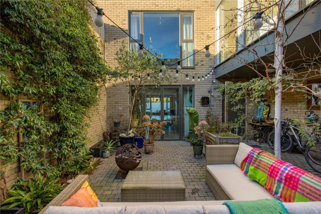 Additional property image - Clay Farm Drive, Trumpington, Cambridge, Cambridgeshire, CB2