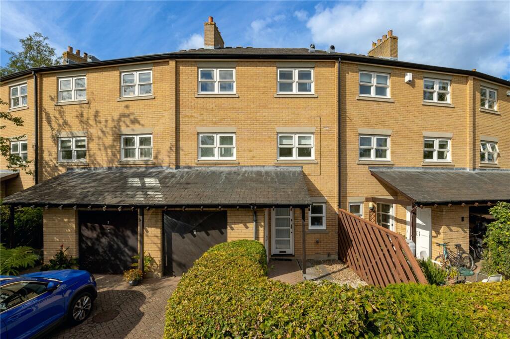 Main image of property: The Crescent, Cambridge, Cambridgeshire, CB3