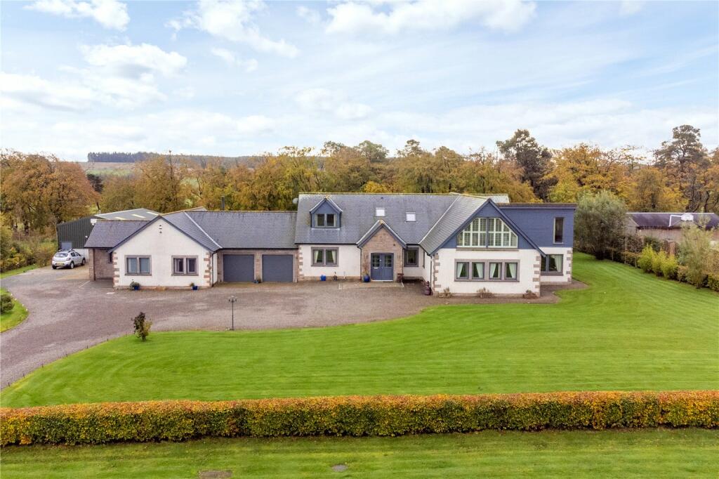 6 bedroom detached house for sale in West Mains Crofts, West Calder