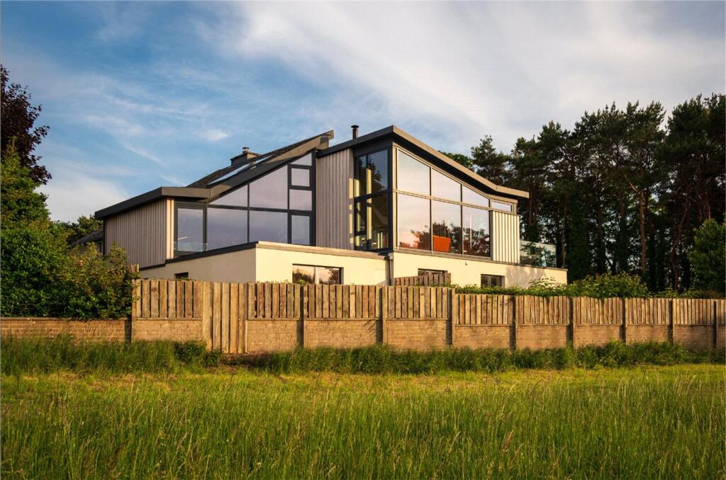 Main image of property: Fairways, 6A The Hawthorns, Gullane, East Lothian, EH31