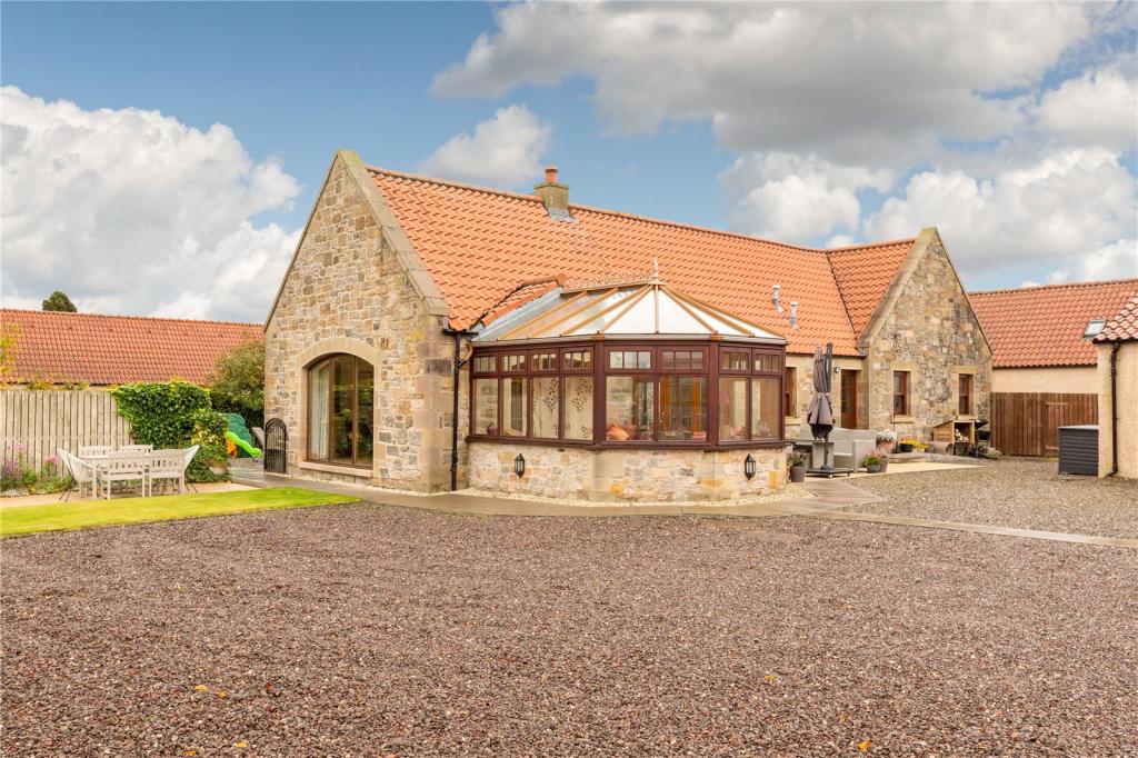 3 bedroom detached house for sale in Kingsfield Farm, Linlithgow, West