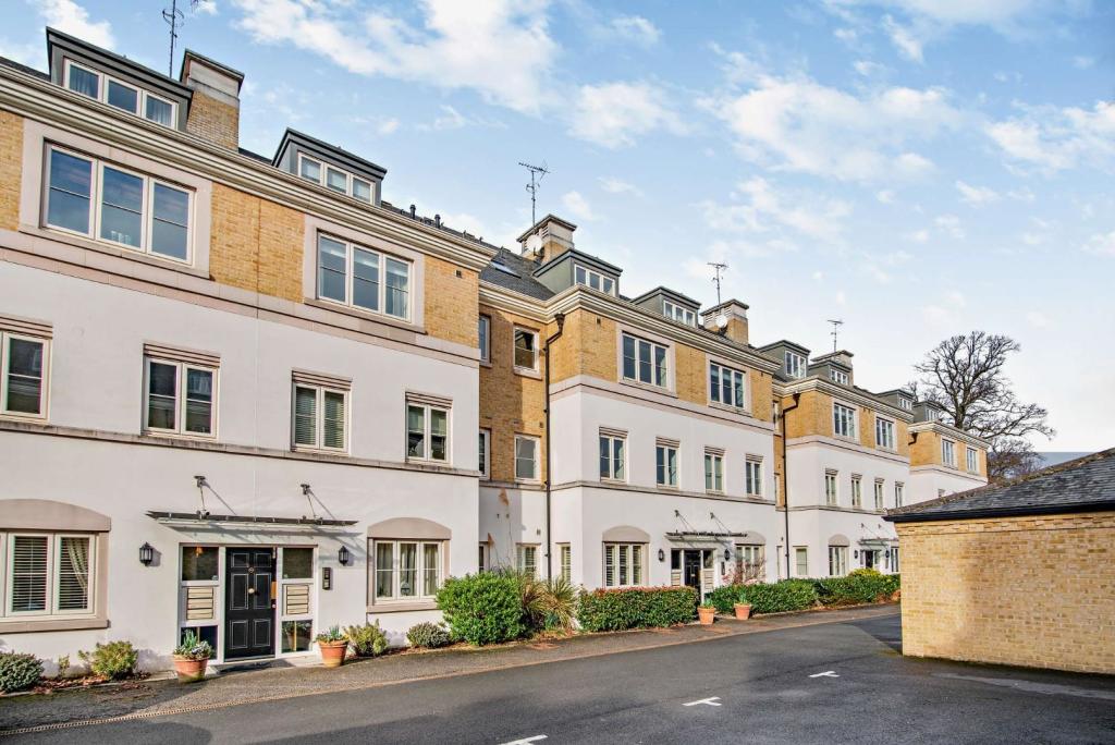 2 bedroom apartment for sale in The Square, Dringhouses, York, YO24