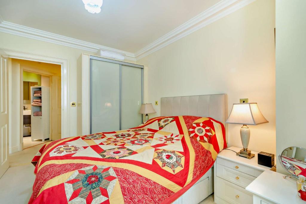 2 bedroom apartment for sale in The Square, Dringhouses, York, YO24