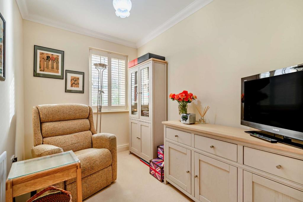 2 bedroom apartment for sale in The Square, Dringhouses, York, YO24