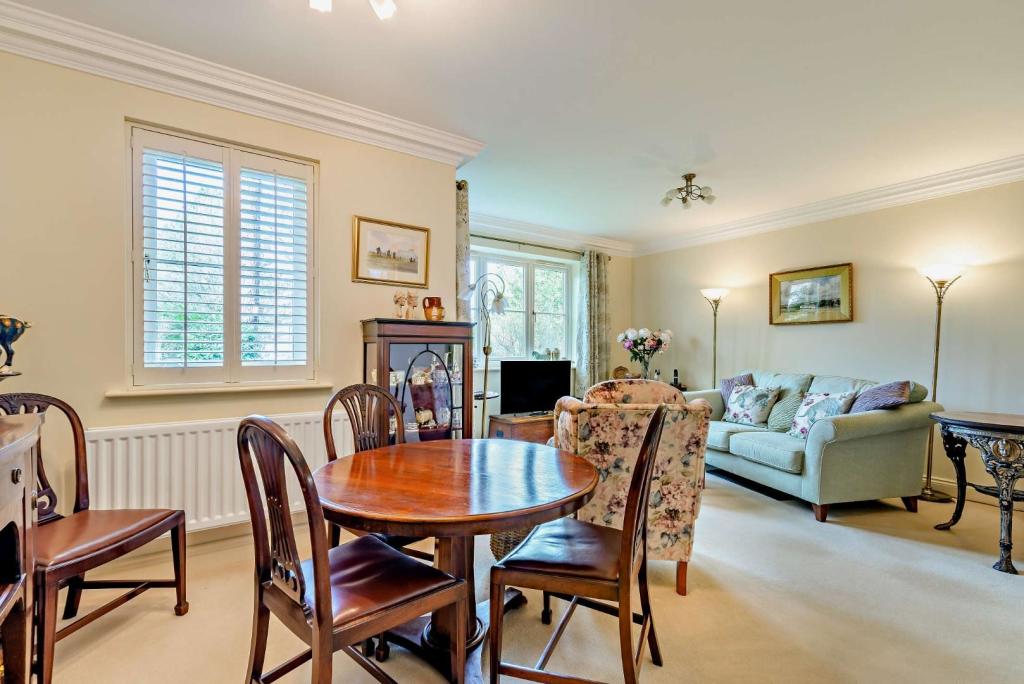 2 bedroom apartment for sale in The Square, Dringhouses, York, YO24