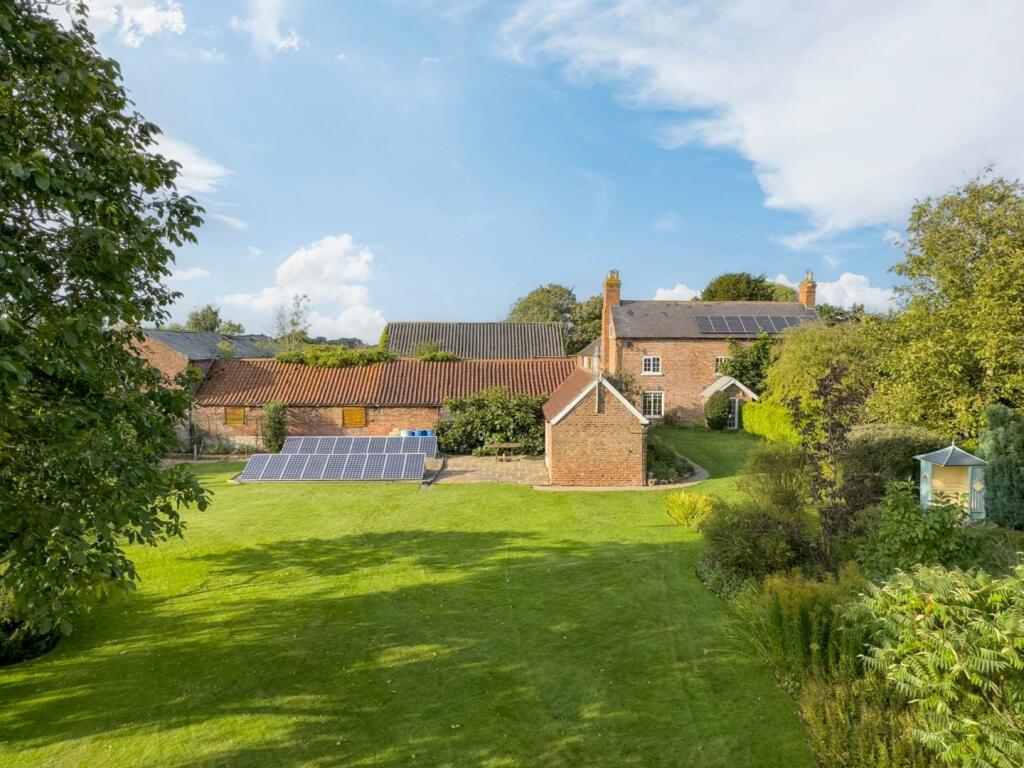 5 bedroom semidetached house for sale in Hollycroft Mount Pleasant