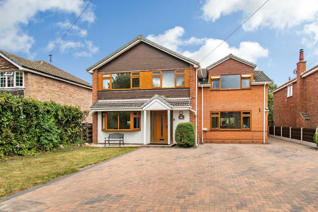 5 bedroom detached house for sale in Northfield Avenue, Appleton