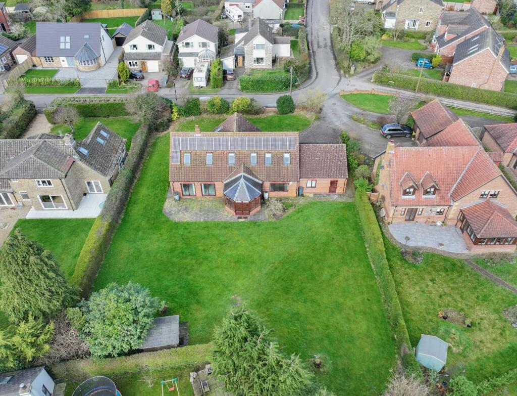 4 bedroom detached house for sale in Temple Garth, Copmanthorpe, York, North Yorkshire, YO23