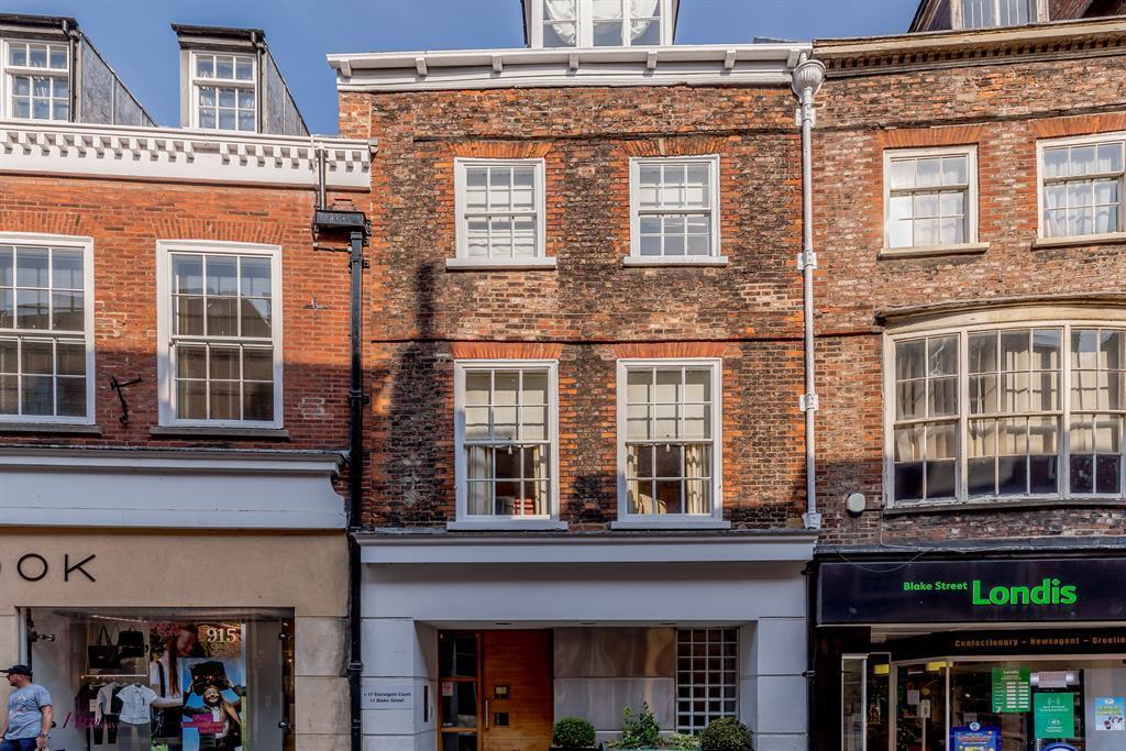 4 bedroom town house for sale in 1 Stonegate Court, Blake Street, York, YO1