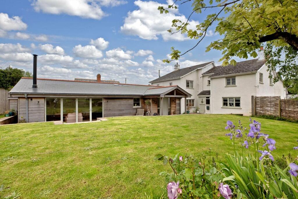 5 bedroom detached house for sale in Latchmoor Green, Thorverton, Exeter, Devon, EX5