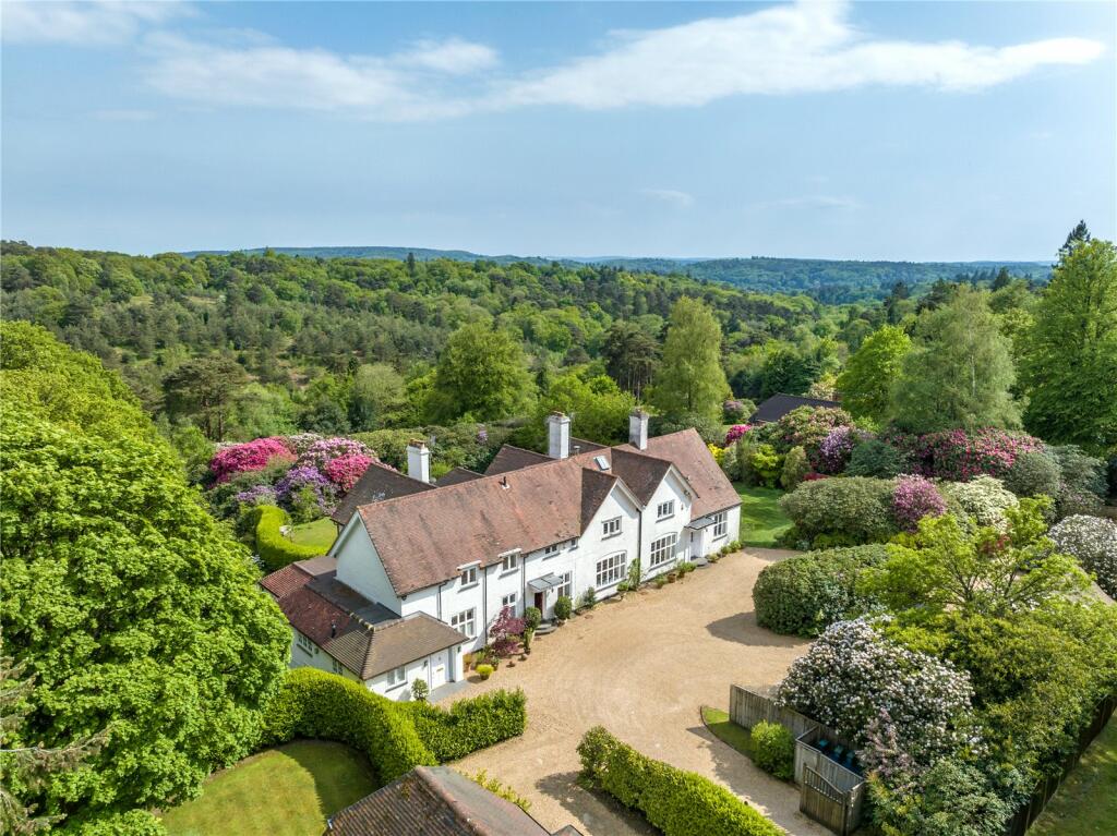 4 bedroom end of terrace house for sale in Hindmoor Manor, Hindhead Road, Hindhead, Surrey, GU26