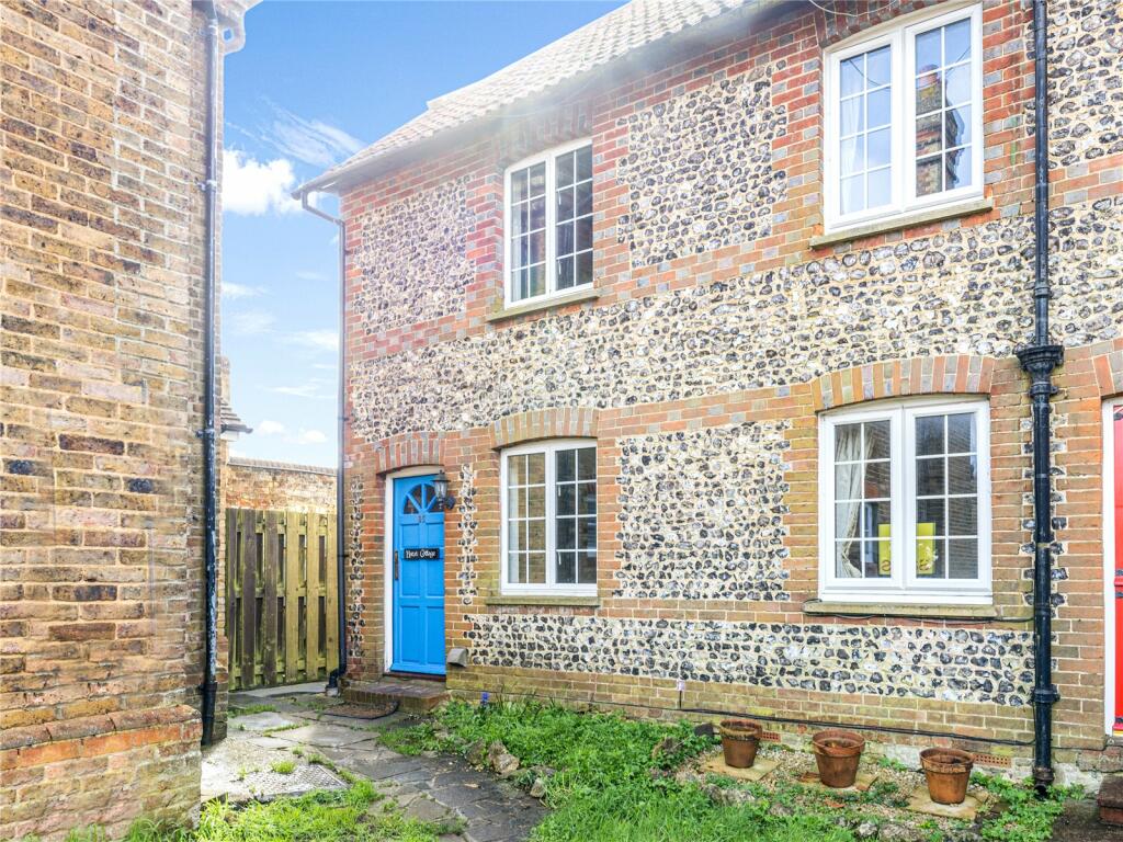 2 bedroom end of terrace house for sale in The Street, Puttenham, Guildford, Surrey, GU3