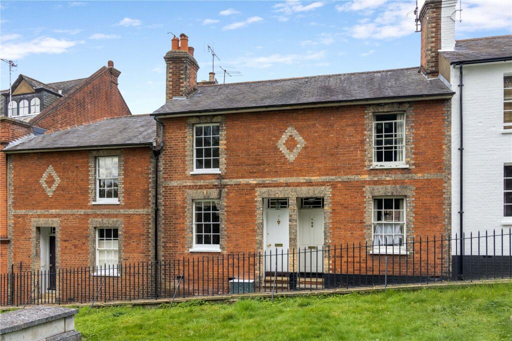 2 bedroom terraced house for sale in Trinity Churchyard, Guildford, Surrey, GU1