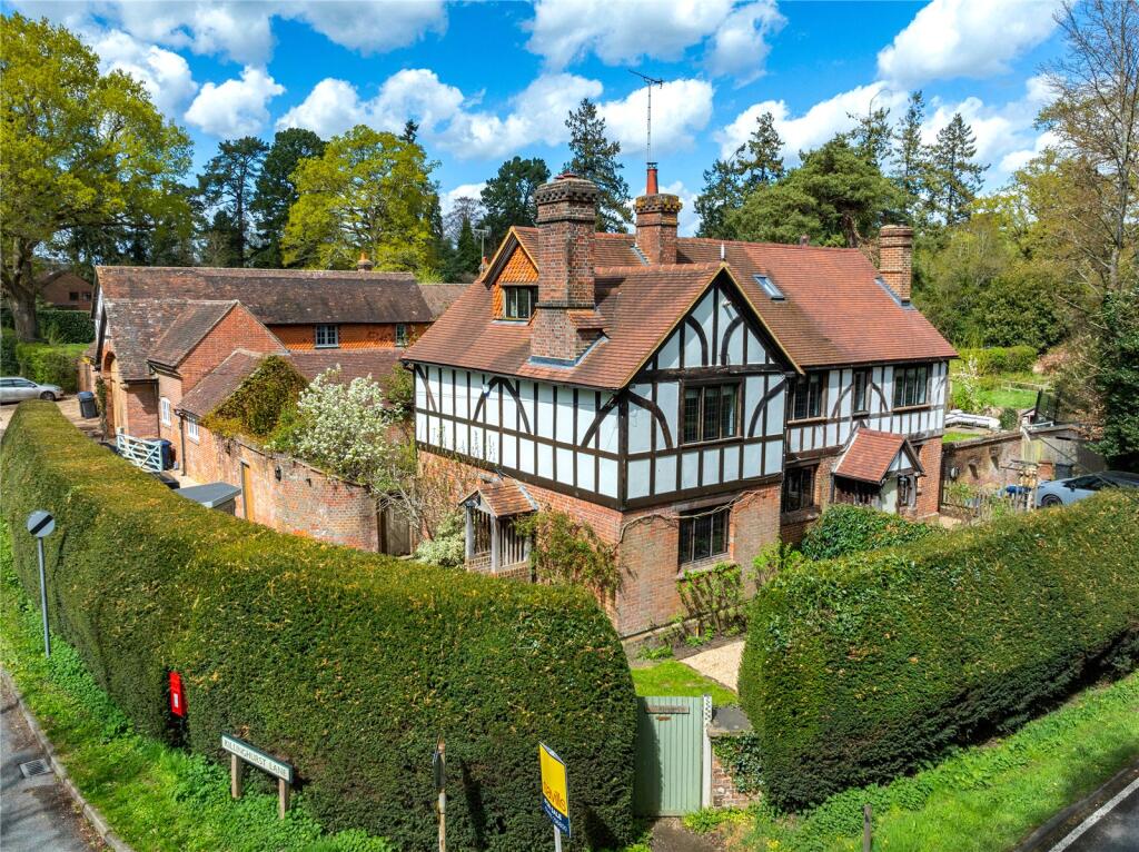 Main image of property: Petworth Road, Chiddingfold, Godalming, Surrey, GU8
