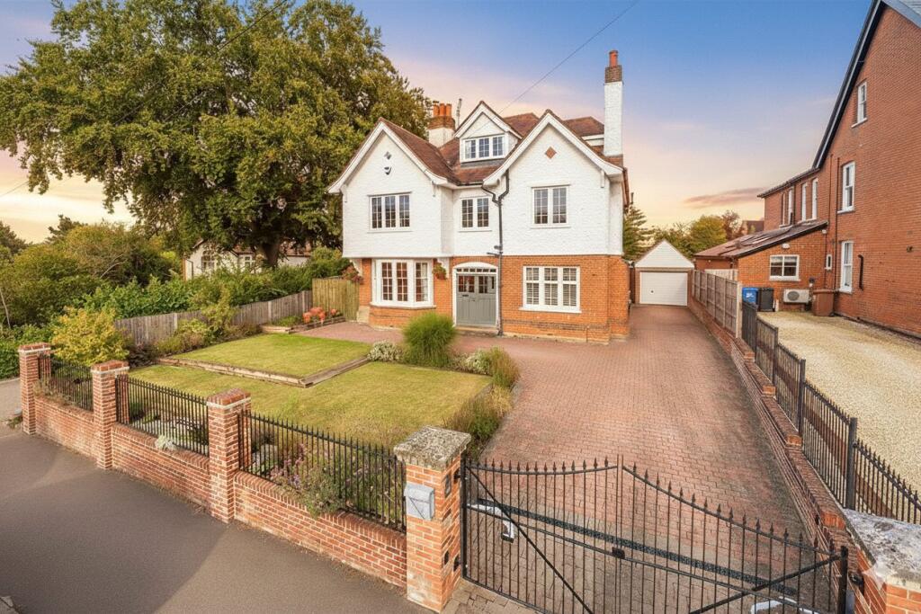 Main image of property: Westerfield Road, Ipswich, Suffolk, IP4