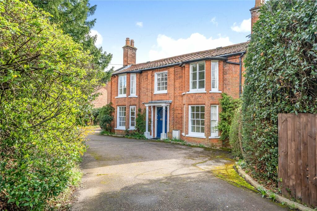 4 bedroom detached house for sale in Melton Road, Melton, Woodbridge