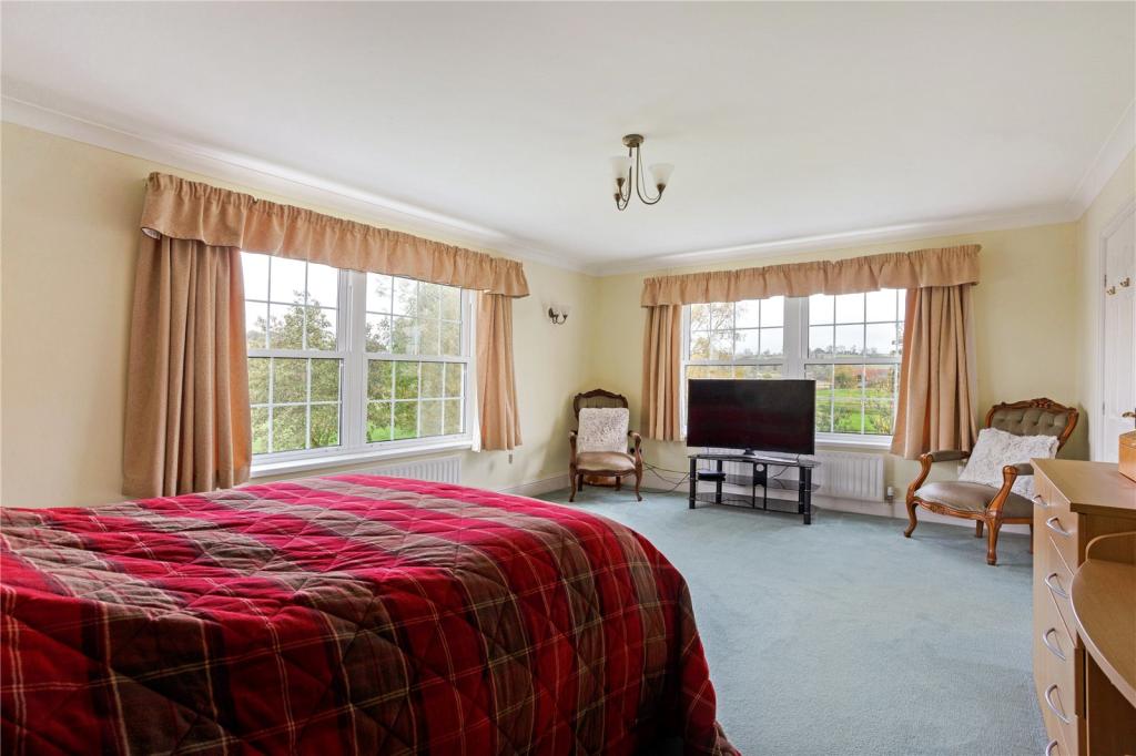 5 bedroom detached house for sale in Brooks Manor, Main Road, North