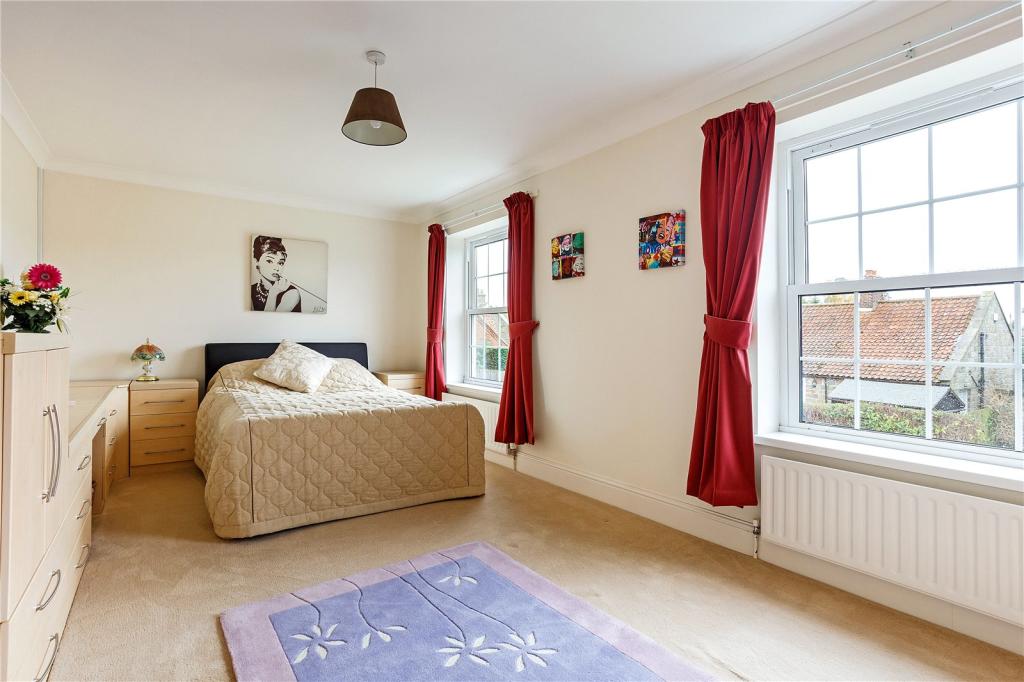 5 bedroom detached house for sale in Brooks Manor, Main Road, North