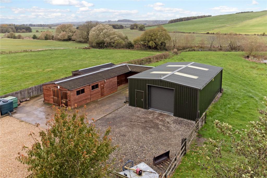 5 bedroom detached house for sale in Brooks Manor, Main Road, North